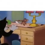 Tom & Jerry Searching GIF Template meme template